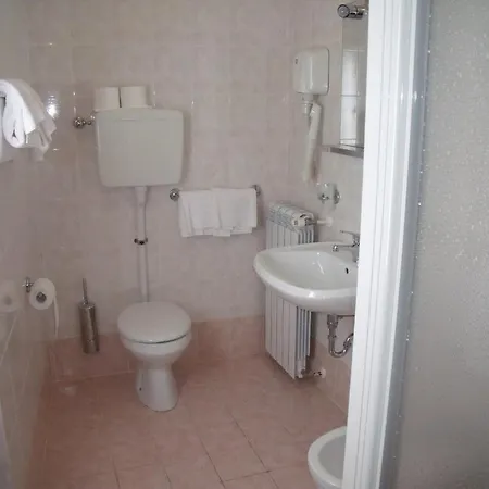 Noce Hotel 2*